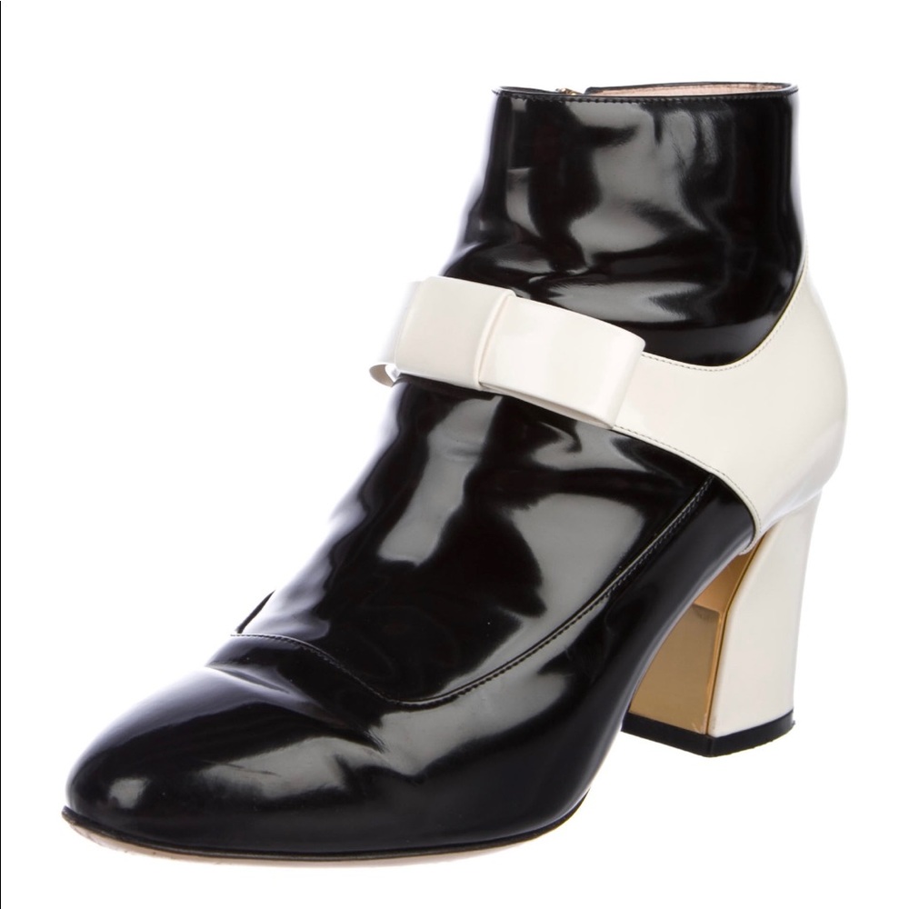 GUCCI Nimue Black and White Leather Ankle Boots Size 5.5 $1250